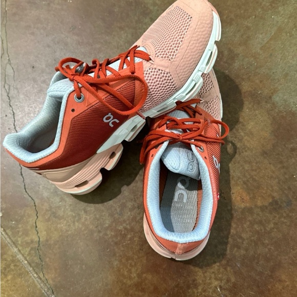 On cloud shoes - Picture 2 of 2